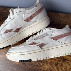 Reebok Cream Low-Top Leather Sneakers
